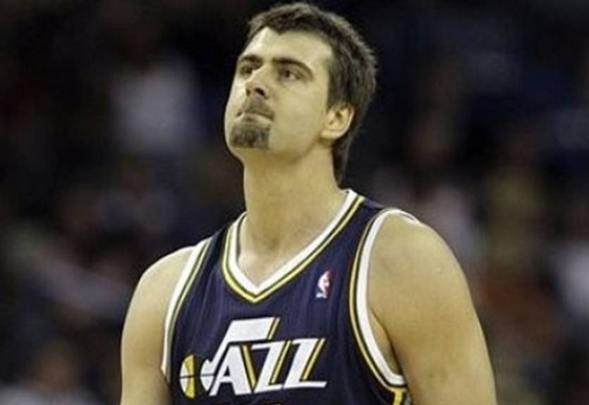 Официально: Окур закончил карьеру