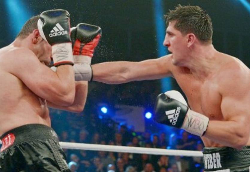 Хук перебоксировал Арслана