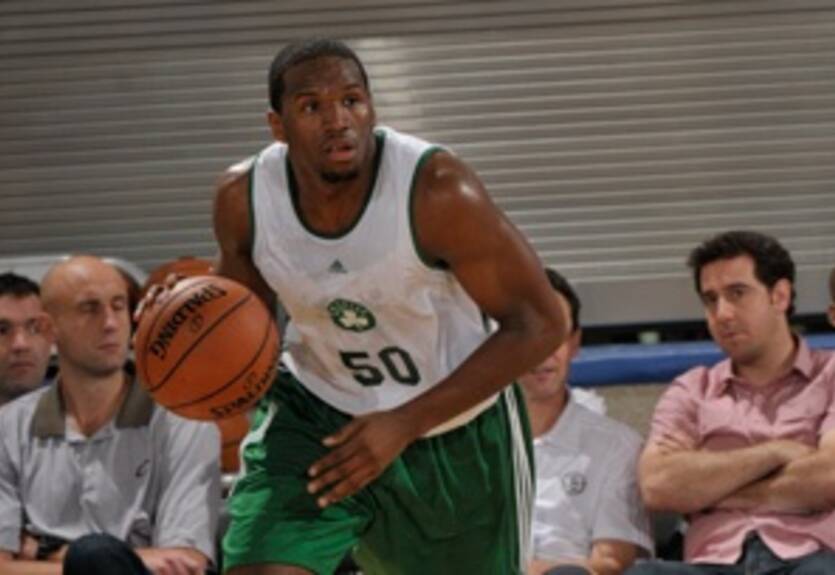 Олимпиакос интересуется экс-игроком Бостона