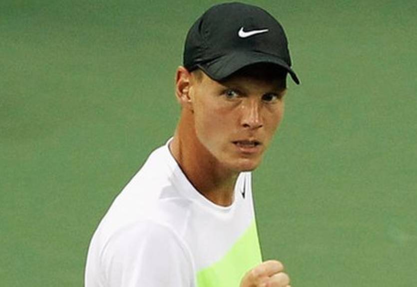 Тсонга уступает чемпионство Бердыху в Стокгольме