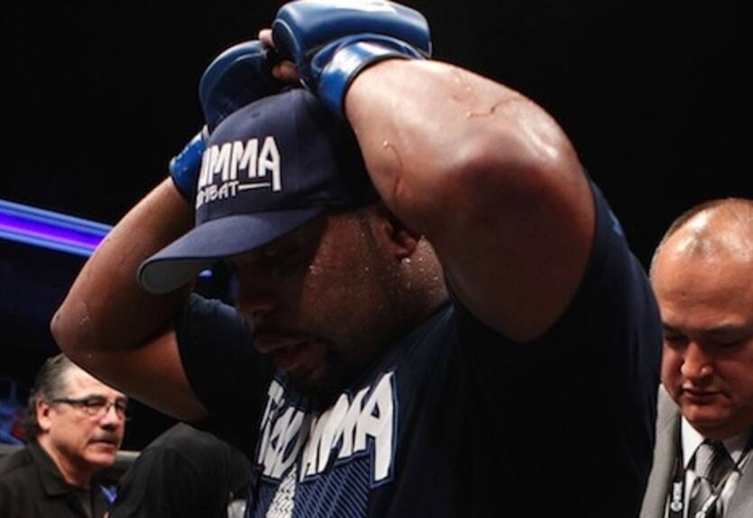 Strikeforce отменяет еще одно шоу