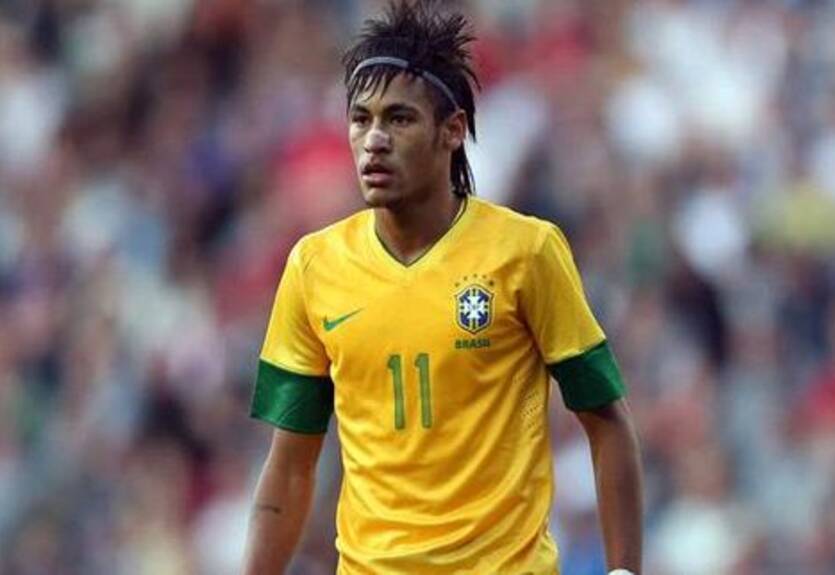 Неймар готов рассмотреть предложения Челси и Барселоны