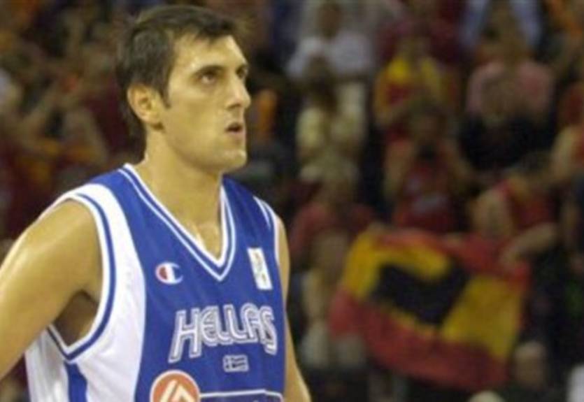 Хацивреттас завершил карьеру