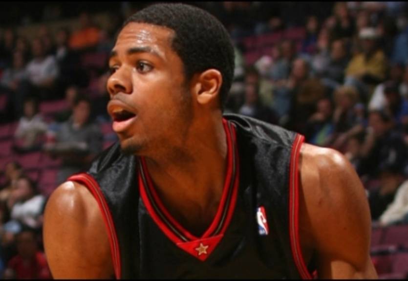 НБА. Хит: Карни и Дозьер на входе