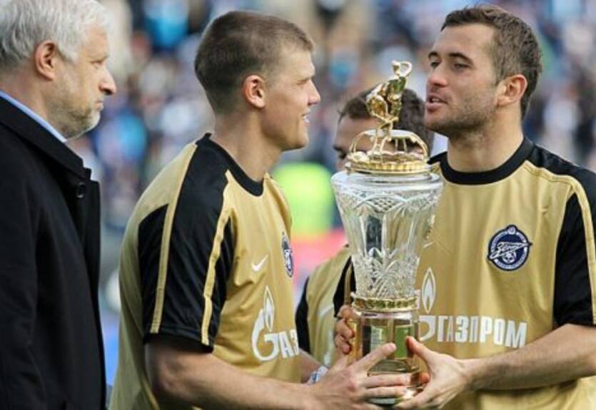 Денисов и Кержаков прибыли на тренировку дубля Зенита