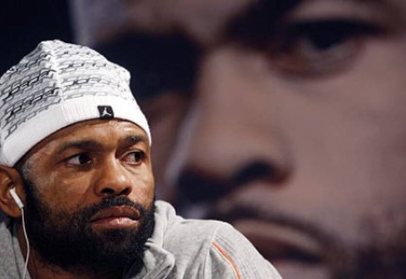 Рой Джонс ведет переговоры о бое с Кимбо Слайсом