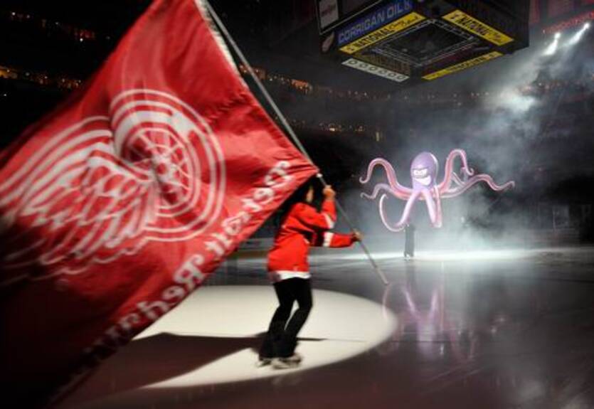 НХЛ. Лига оштрафовала Детройт