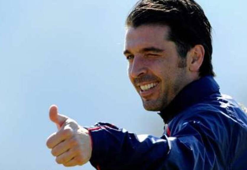 Ювентус: новые контракты для Буффона и Маротты