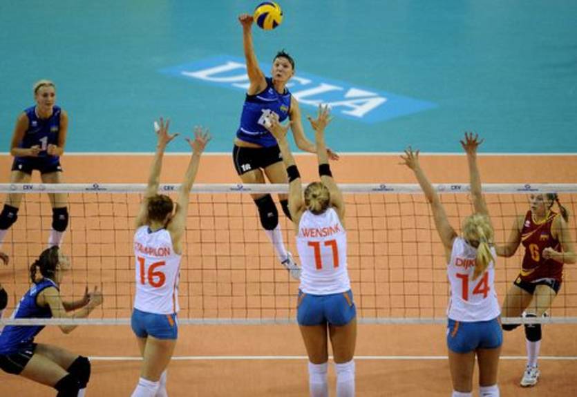 Волейбол. Отбор ЧЕ-2013. Украинки уступают голландкам