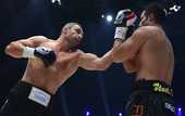Кличко легко одолел Чарра