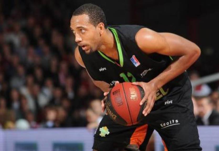 Экс-игрок Азовмаша усилит Нижний Новгород