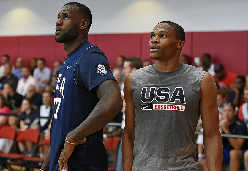 ЛеБрон опубликовал фото с Уэстбруком в форме Лейкерс