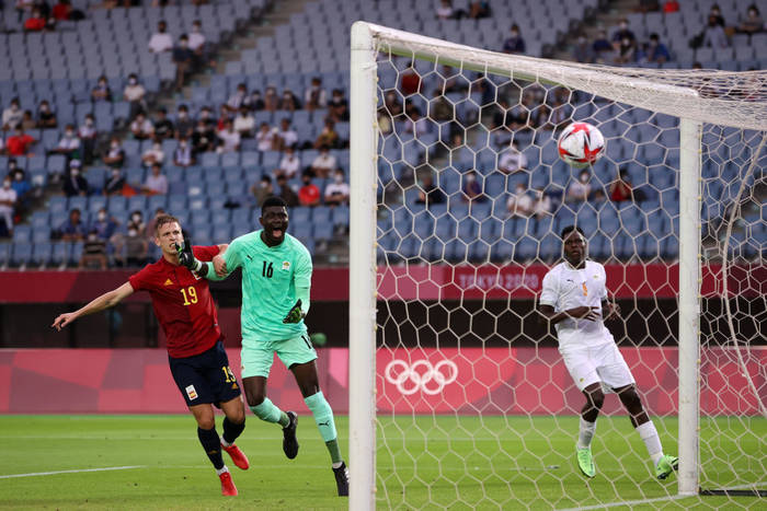 Кадр с матча Испания - Кот-д’Ивуар