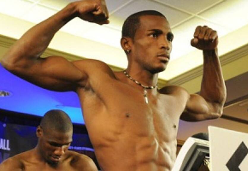 Лара и Мартиросян подписали контракт на бой