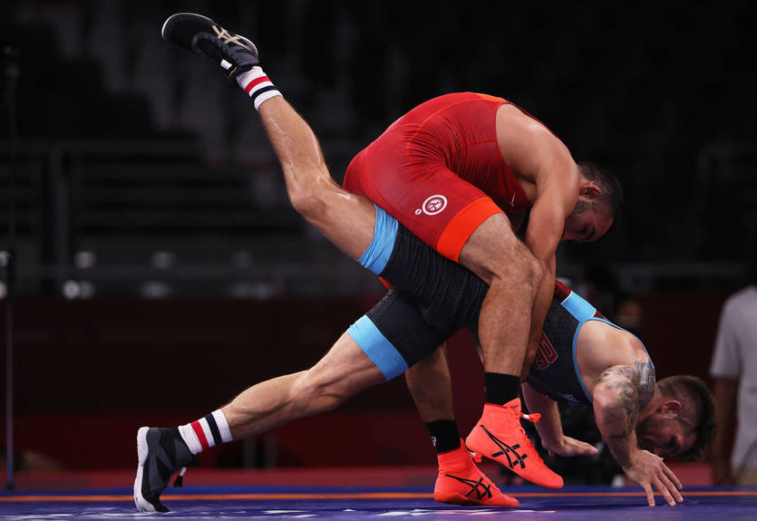 Беленюк, Коляденко и Насибов вышли в полуфиналы Олимпиады в борьбе