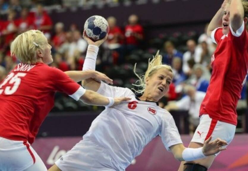 Гандбол. Норвежки выходят в финал, черногорская сказка продолжается