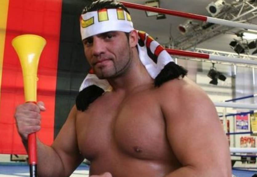 У Чарра серьезные финансовые проблемы