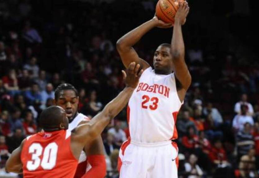 Кахасол подписывает американского защитника