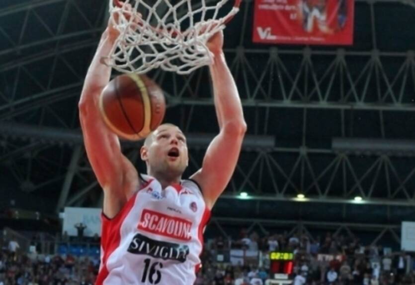 Красные Крылья подписывают Лидеку и Омара Томаса