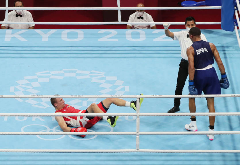 Судья не виноват в поражении Хижняка – он сам отдал бразильцу золото