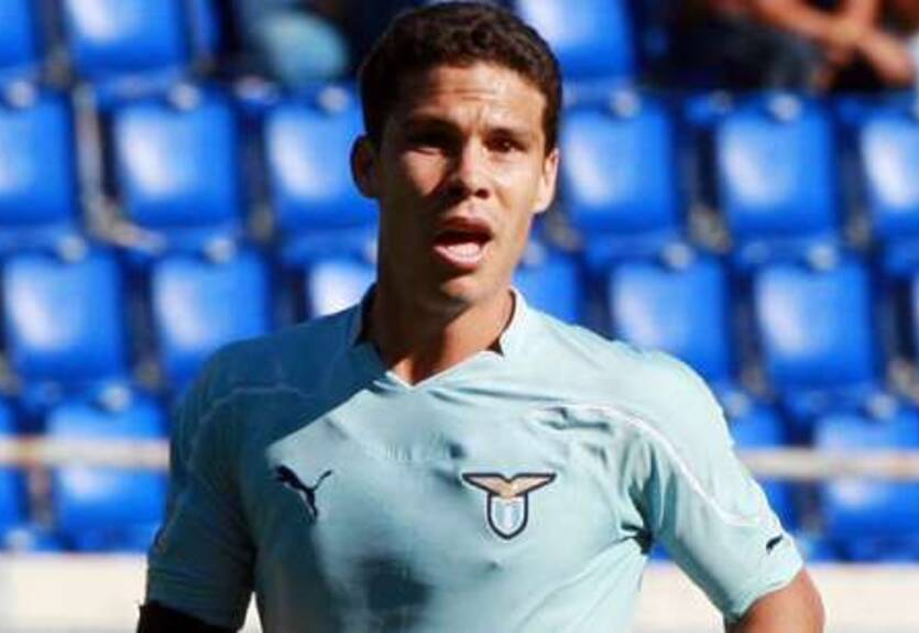 Милану и Барсе нужен Эрнанес