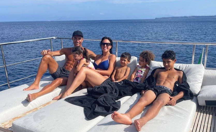 Криштиану Роналду вместе с семьей / instagram.com/cristiano