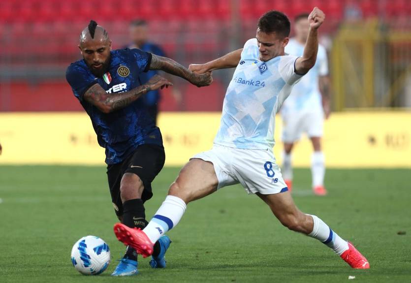 Интер - Динамо 3:0 видео голов и обзор матча Интер - Динамо 3:0 видео голов и обзор матча