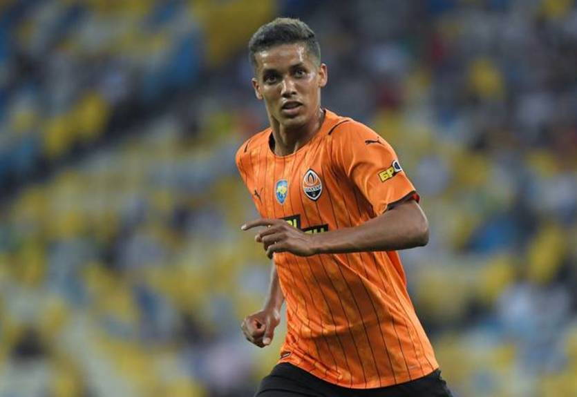 Педриньо отметился шикарным сольным проходом и голом в матче против Монако Педриньо отметился шикарным сольным проходом и голом в матче против Монако