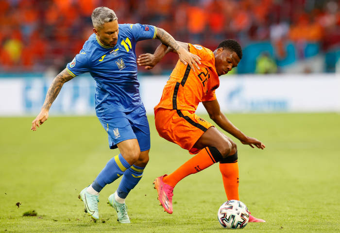 Марлос в матче против сборной Нидерландов на Евро-2020