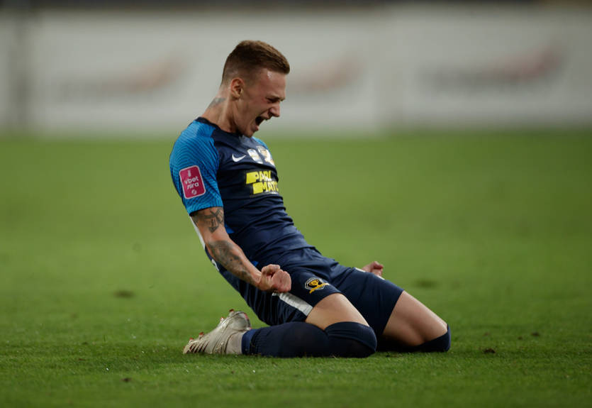 Днепр-1 уверенно обыграл Рух