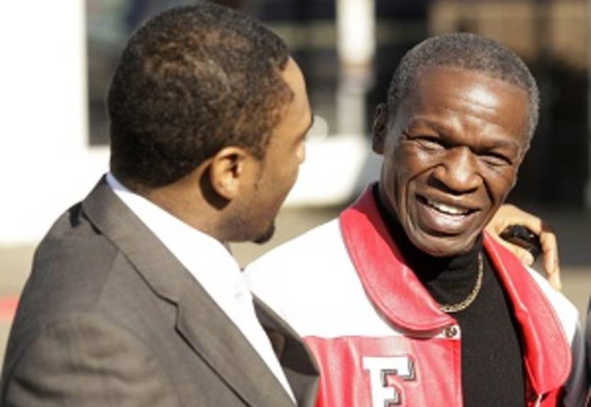 Мейвезер-ст.: "Хаттону не стоит возвращаться"