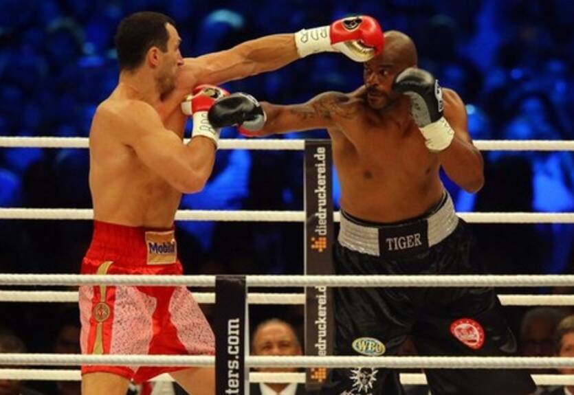 Менеджер Томпсона: "Кличко достоин своих чемпионских поясов"