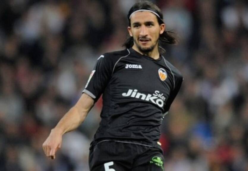 Фенербахче подписал Топала