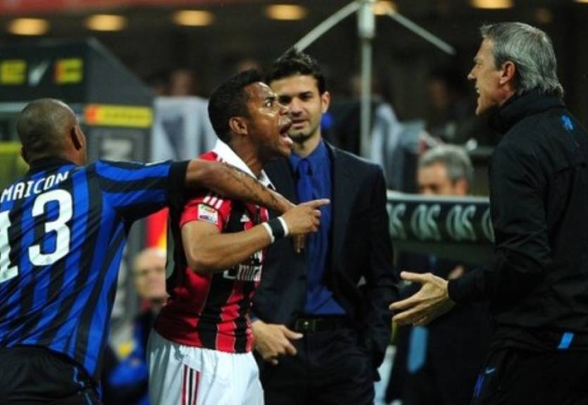 Робиньо покинет Милан