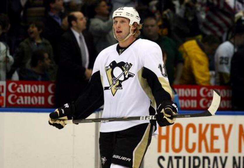 НХЛ. Каролина начала переговоры со Стаалом