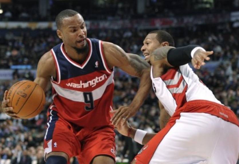 НБА. Льюис — в Нью-Орлеане, Окафор — в Вашингтоне