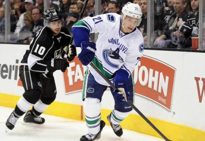НХЛ. Ванкувер: арбитраж для Рэймонда