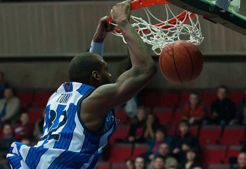 Чарльз Томас переедет в Израиль?