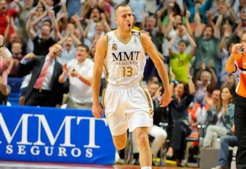 Лига Эндеса. Реал разгромил Барселону