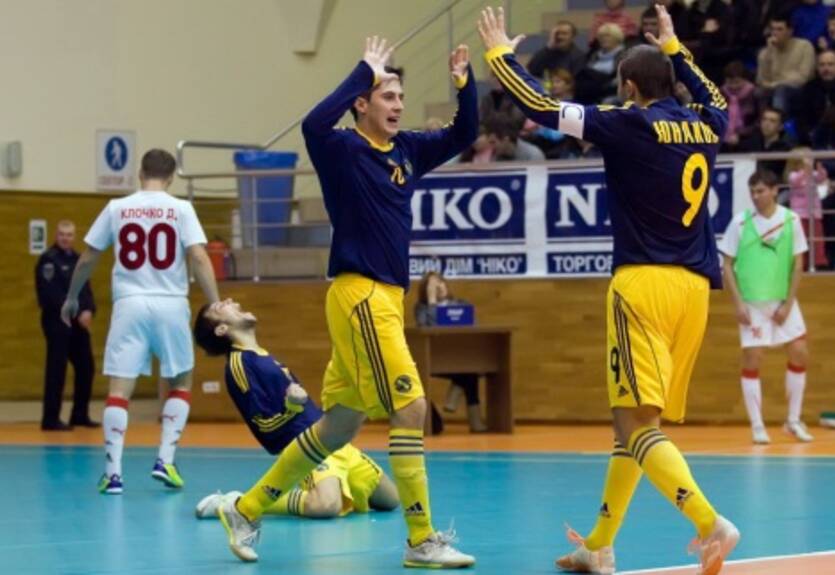 Футзал. Итоги сезона. Монолит