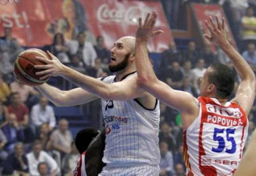 Сербия. Партизан начинает финал победой