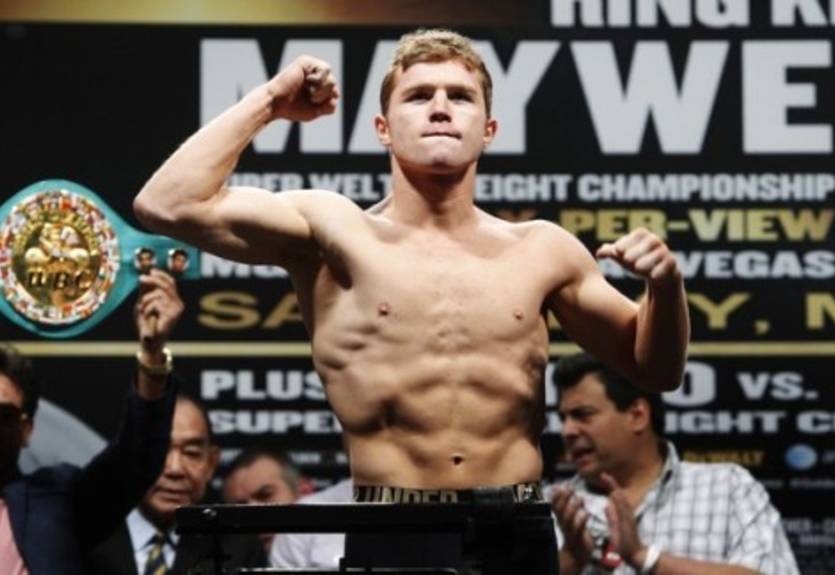 Роберт Гарсия: "Через два боя Альварес может драться с Мейвезером"