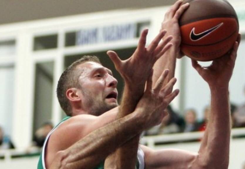 УНИКС продлил Веремеенко