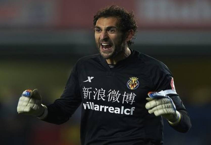 Вратарь Вильярреала перешел в Севилью