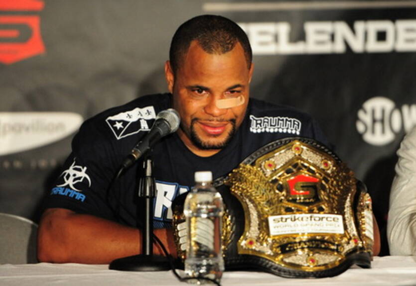 Кормье предстоит операция