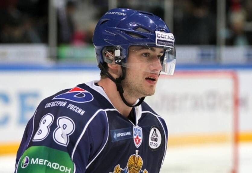 КХЛ. Петружалек продлил контракт с Амуром