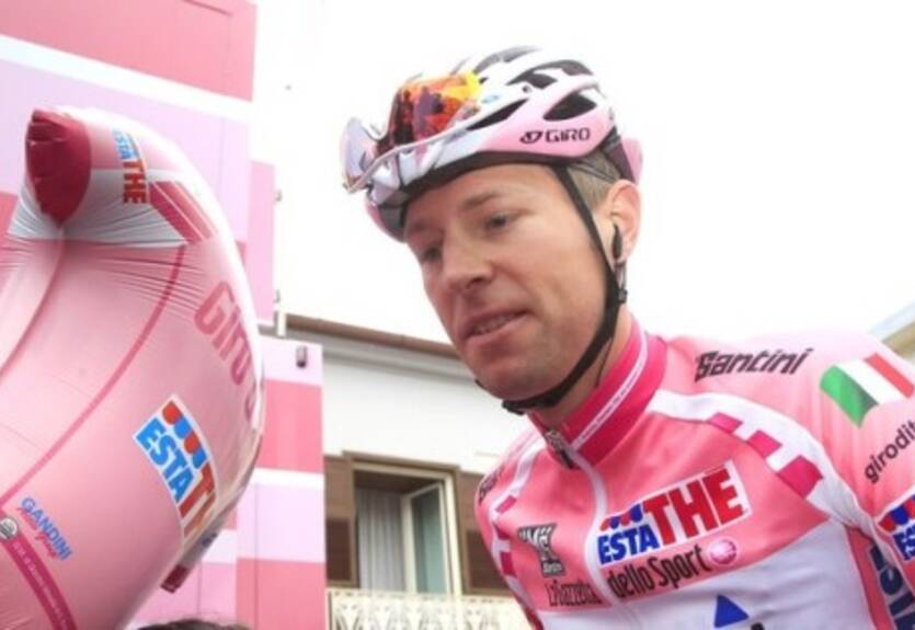 Джиро д'Италия. Вентосо выигрывает хаотичный спринт