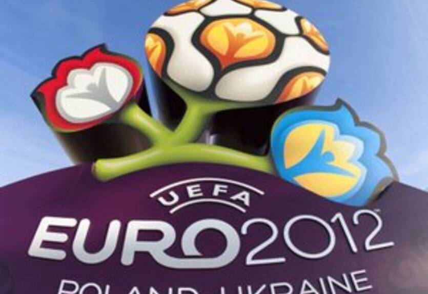 Немецкий министр призывает бойкотировать Евро-2012