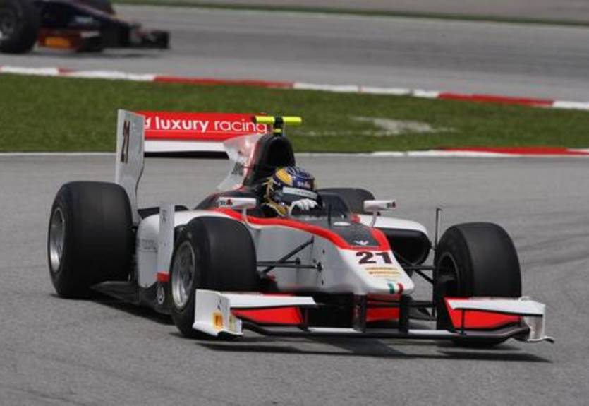 GP2. Бахрейн. Диллманн побеждает с поула