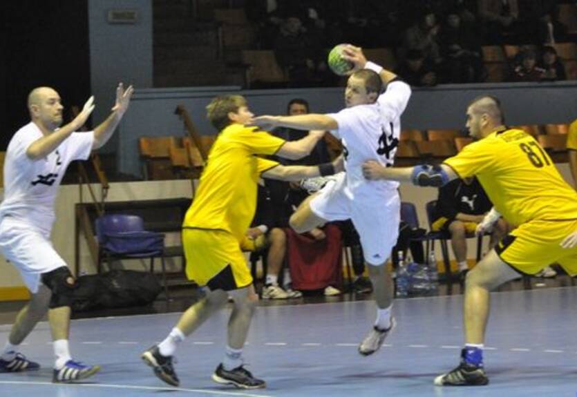 Гандбол. Мужская Суперлига. Динамо побеждает, Мотор отстает